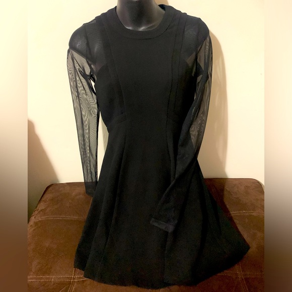 BCBGeneration black sheer sleeve dress with hidden back zip size 0 - Picture 3 of 8